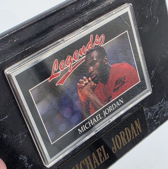 Michael Jordan 1991 NBA Legends Sports Memorabilia Chicago Bulls #11 Card - Picture 6 of 7